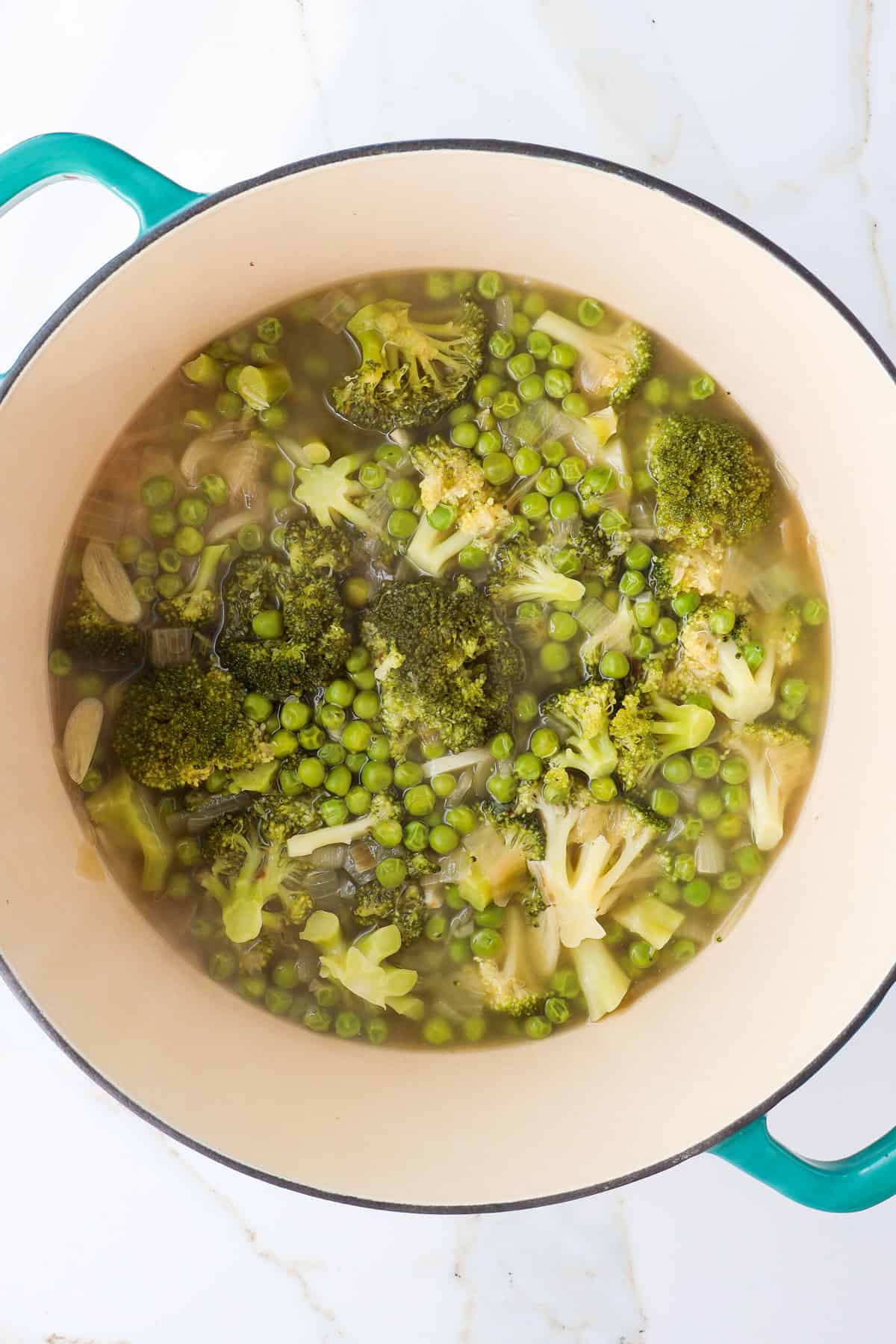 Cooked soup in a pot.