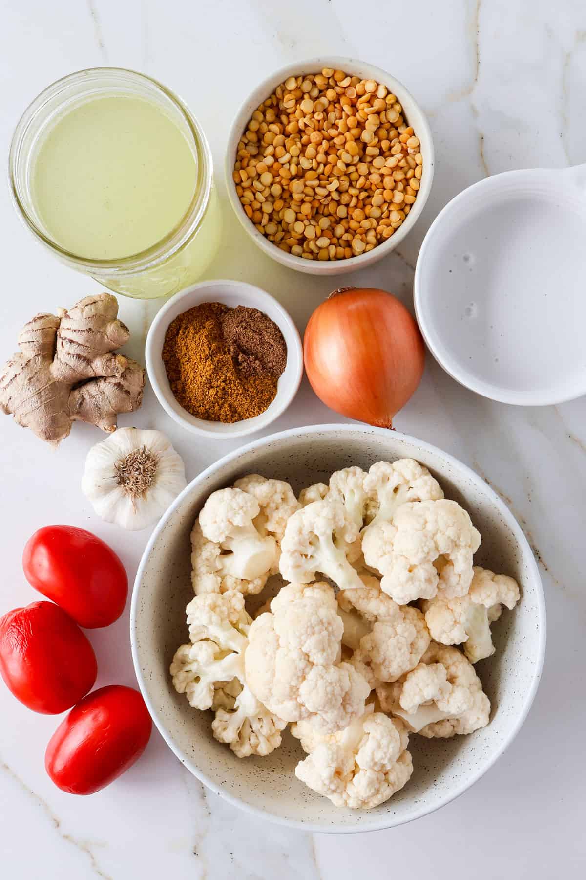 Ingredients shown to make the curry recipe.